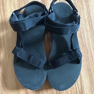 Black Original Midform Tevas size 9